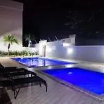 Apartamento Com Piscina Ingleses Centro Proximo Praia