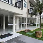 Apartamento Com Piscina Ingleses Centro Proximo Praia